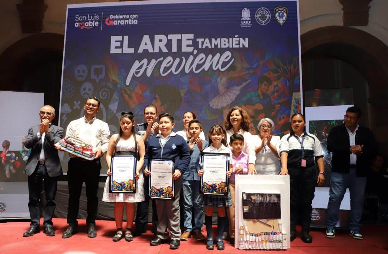Gobierno de la Capital premia a participantes de “El Arte también previene” que promueve la cultura de paz y el autocuidado digital