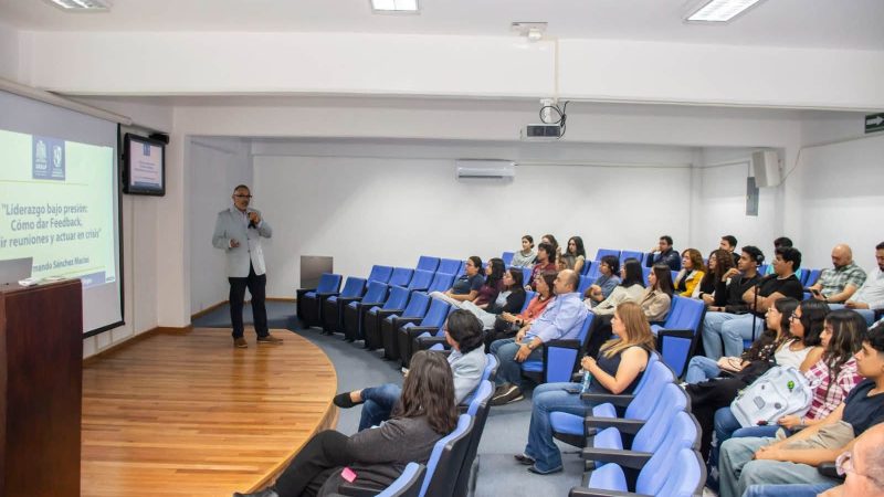 Liderazgo y comunicación, herramientas para enfrentar crisis en las organizaciones, afirma experto de la UASLP.