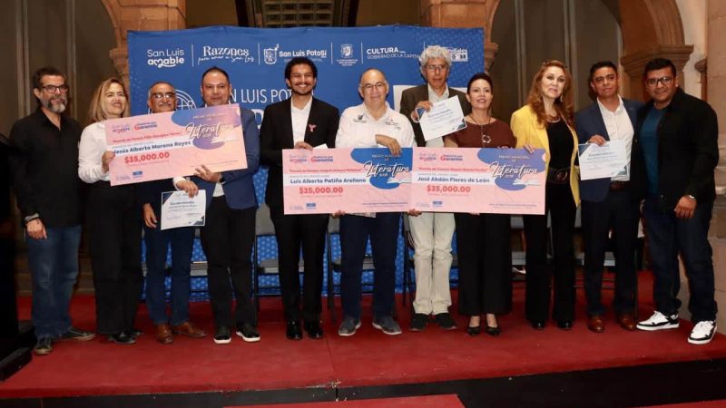 Alcalde Enrique Galindo entrega el Premio Municipal de Literatura 2026
