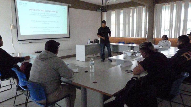 ICAT CAPACITA EN MANEJO DEFENSIVO PARA MEJORAR LA SEGURIDAD VIAL