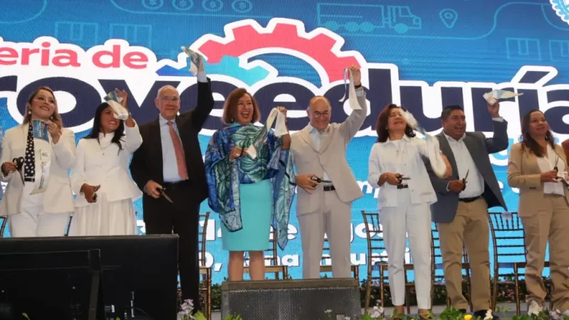 EL ALCALDE ENRIQUE GALINDO CEBALLOS INAUGURA LA CUARTA FERIA DE LA PROVEEDURÍA 2026