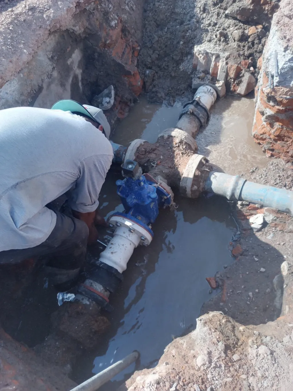 Nuevas conexiones de agua mejoran el suministro en la colonia Pedroza