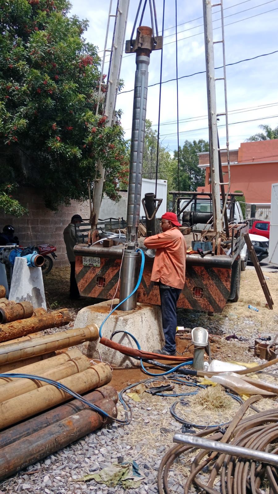 Interapas instala equipo de bombeo en pozo Cortijo II.