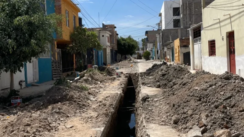 Programa de rehabilitación de drenajes alcanza barrios tradicionales