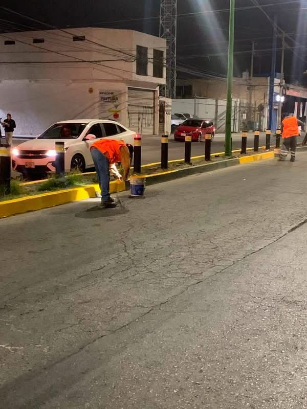 Gobierno de la Capital fortalece la imagen urbana con trabajos nocturnos en calles y espacios públicos