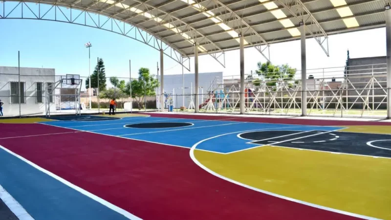 Gobierno de la Capital renueva cancha del Centro de Desarrollo y Aprendizaje Simón Díaz