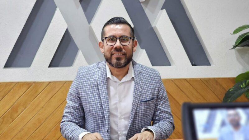 Teodoro Briceño presenta “Conectando Audiencias”, una mirada al mundo de las Relaciones Públicas