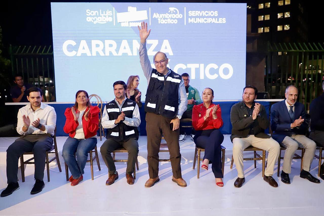 Enrique Galindo enciende nuevo alumbrado táctico en toda avenida Carranza