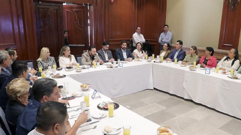 INTEGRANTES DE LA ORGANIZACIÓN ARTÍCULO 19 SE REUNEN CON INTEGRANTES DE LA LXIV LEGISLATURA PARA ABORDAR TEMAS SOBRE EL EJERCICIO DEL PERIODISMO Y LIBERTAD DE EXPRESIÓN.