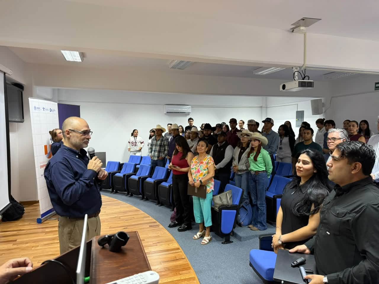 UASLP IMPULSA EL EMPRENDIMIENTO COMO UNA VÍA PARA TRANSFORMAR IDEAS EN NEGOCIOS Y OPORTUNIDADES.