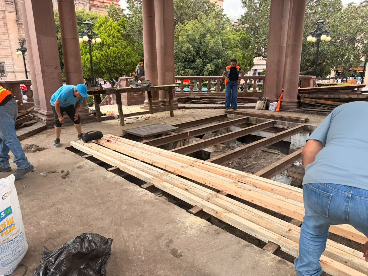 Gobierno de la Capital renueva el Kiosco de Plaza de Armas y preserva su valor histórico