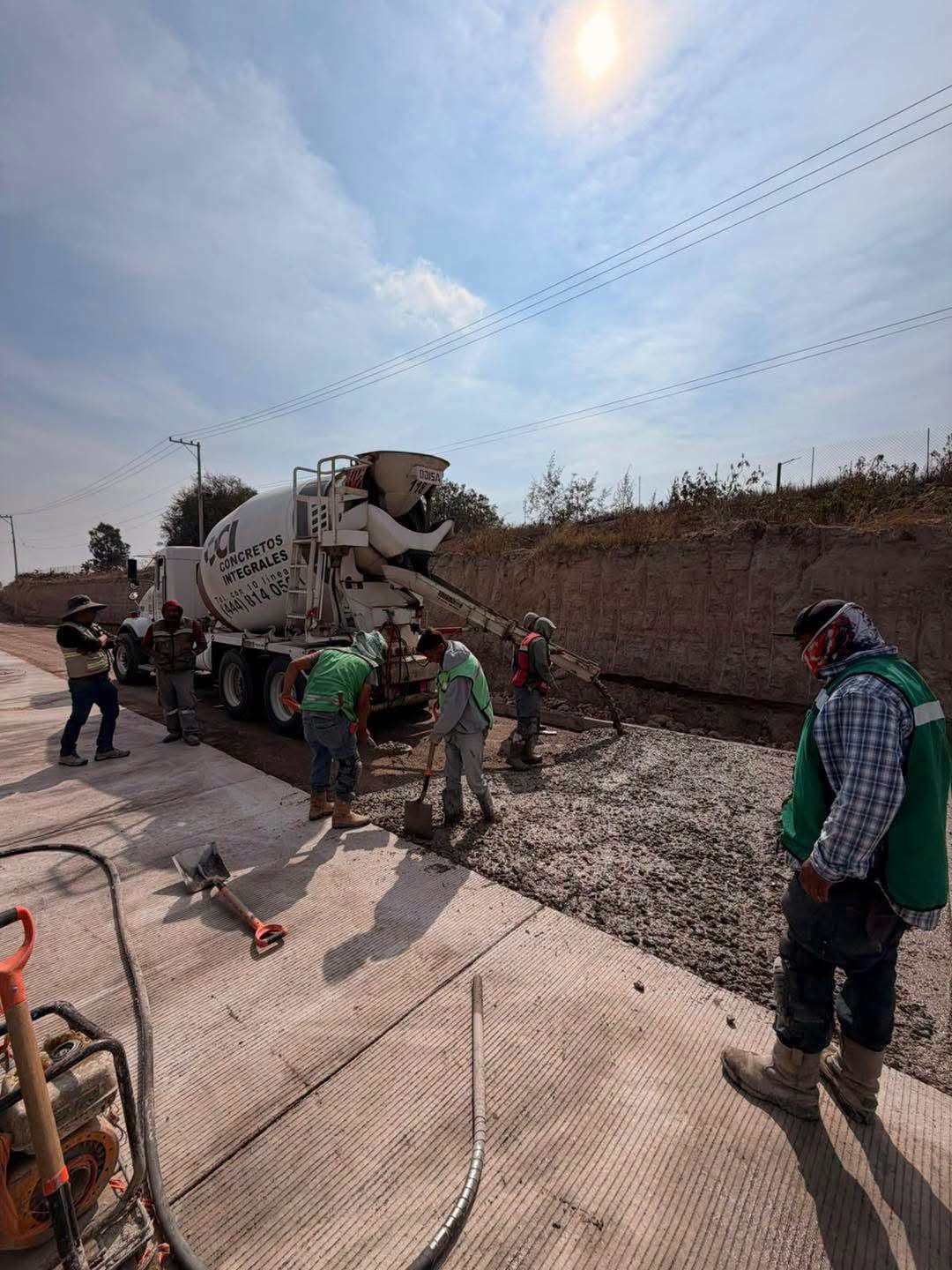 EL GOBIERNO DEL ESTADO AVANZA EN LA PAVIMENTACIÓN DEL RÍO SANTIAGO