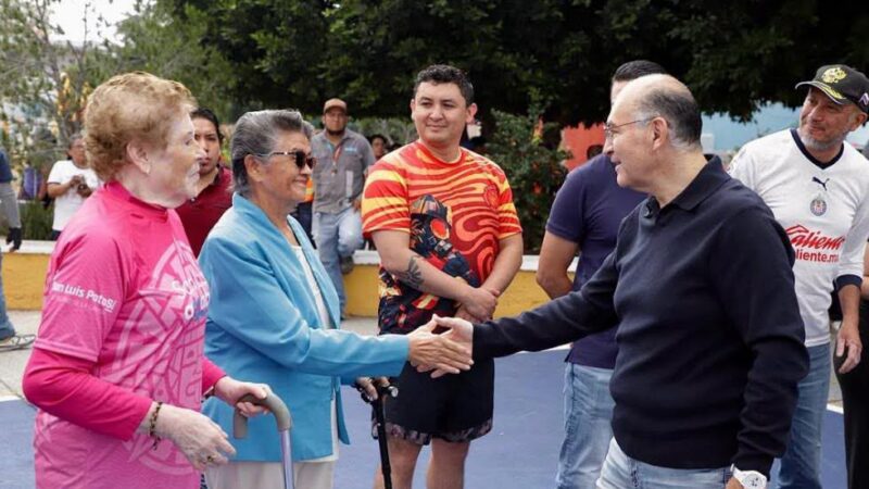 Enrique Galindo encabeza Domingo de Pilas en la colonia Fovissste