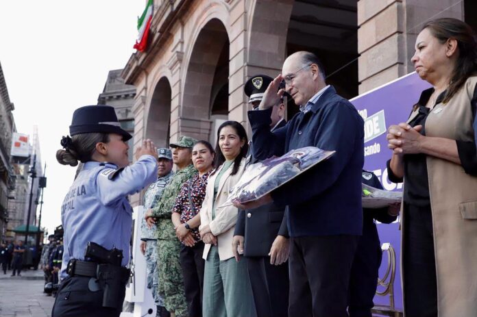 Enrique Galindo fortalece a la Policía de la Capital, entrega nuevos uniformes y equipamiento