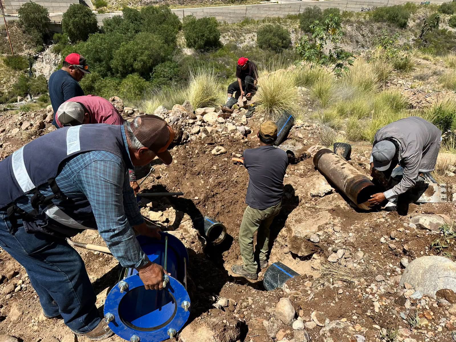 Interapas repara fuga de gran tamaño en Villamagna