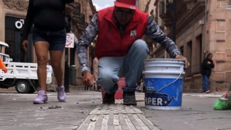 GOBIERNO DE LA CAPITAL MANTIENE EN CENTRO HISTÓRICO Y PODOTÁCTIL PARA FACILITAR MOVILIDAD DE PERSONAS CON DISCAPACIDAD VISUAL