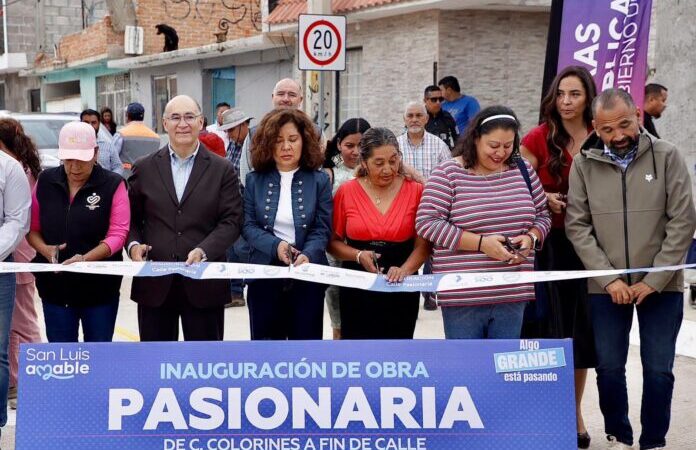 Tras tres décadas de espera, Galindo entrega renovada la calle Pasionaria