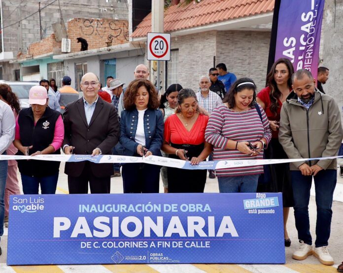 Tras tres décadas de espera, Galindo entrega renovada la calle Pasionaria