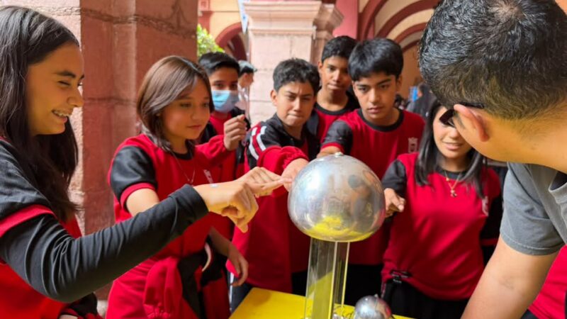 UASLP acerca la ciencia a niñas, niños y jóvenes a través de su 4ª Feria de Ciencias