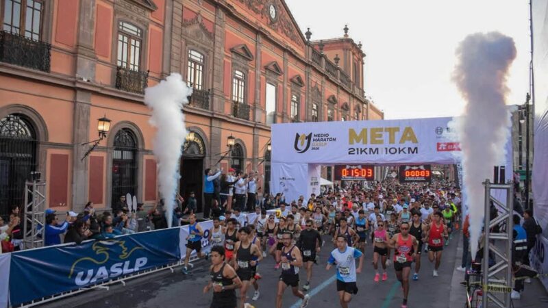 Un reto que se corre en comunidad: el Medio Maratón UASLP reúne a miles en las calles de San Luis Potosí