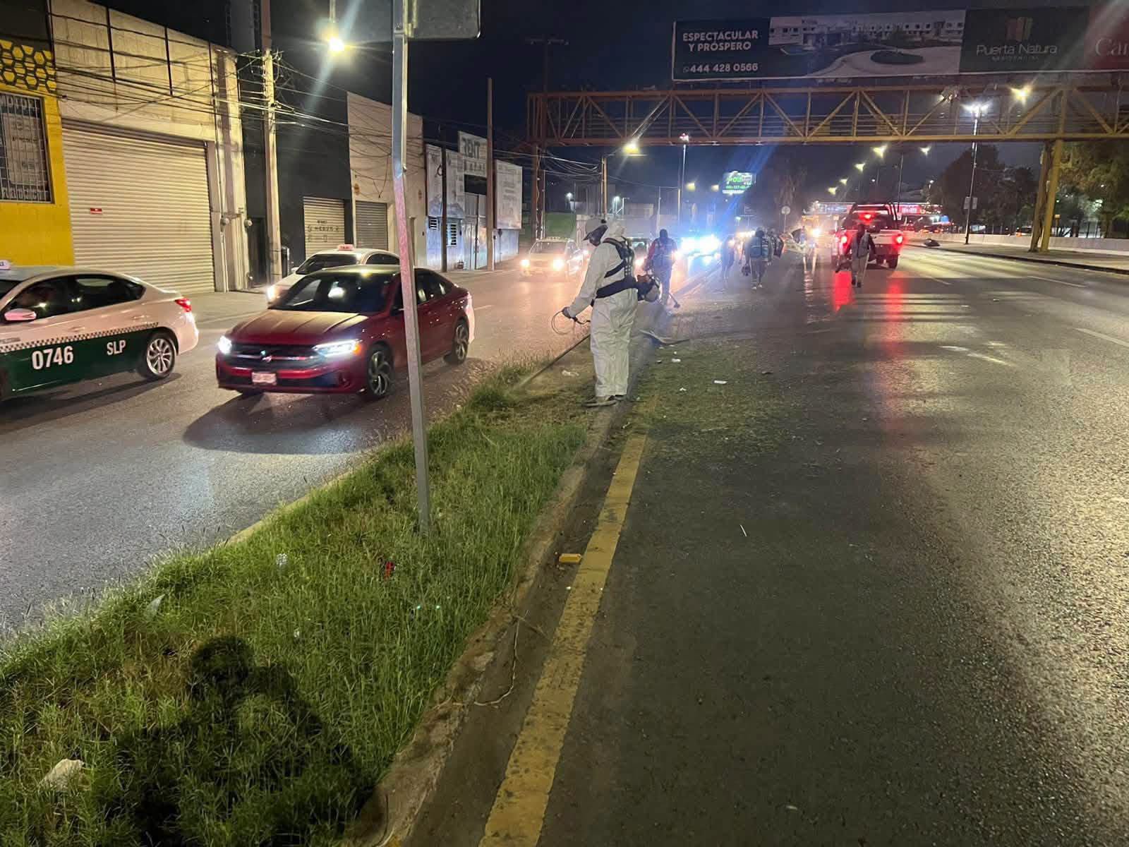 Brigadas nocturnas siguen avanzando en Salvador Nava