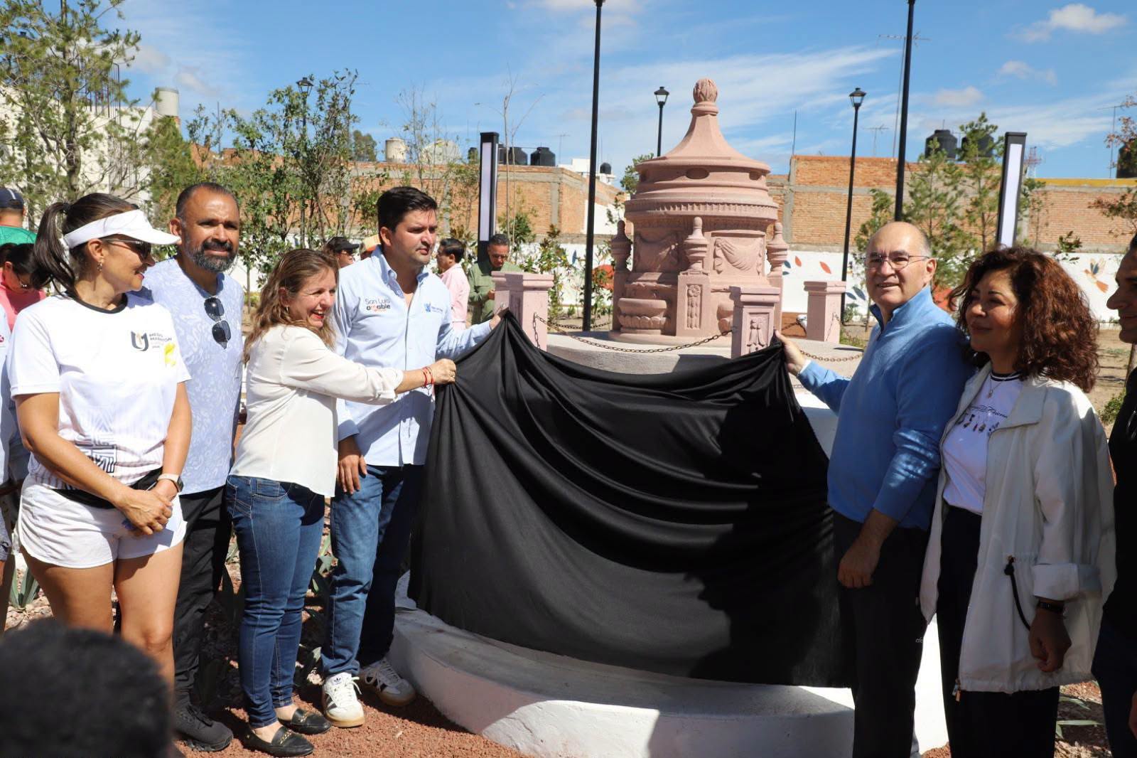 ENRIQUE GALINDO ENTREGA NUEVO PARQUE GÓMEZ FARÍAS PARA EL ESPARCIMIENTO Y RECREACIÓN DE LOS POTOSINOS
