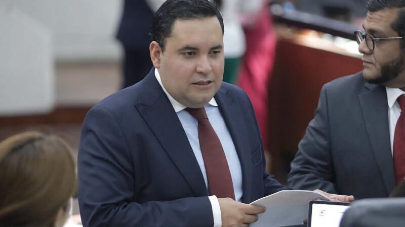 SE APRUEBA DECRETAR EL 14 DE OCTUBRE DE CADA AÑO COMO “DÍA DEL CRONISTA POTOSINO”.