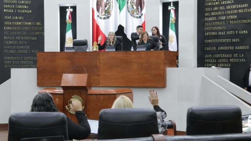 EN DIPUTACIÓN PERMANENTE SE DIO CUENTA DEL CÓMPUTO Y DECLARATORIA DE APROBACIÓN POR EL CONSTITUYENTE POTOSINO, DE MINUTA QUE MODIFICA DISPOSICIONES DE LA CONSTITUCIÓN POLÍTICA DEL ESTADO, EN MATERIA DE REQUISITOS PARA ACCEDER A TITULARIDAD DE LA FISCALÍA GENERAL DEL ESTADO.