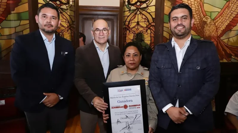 Cabildo Municipal reconoce y premia a Bomberas y Bomberos del año