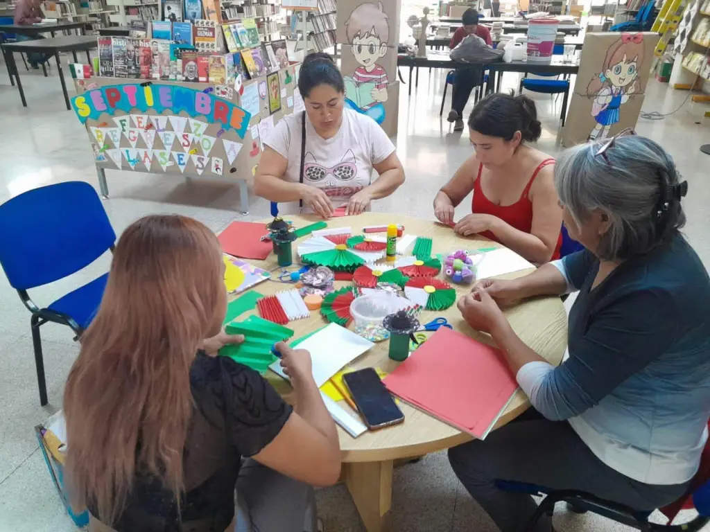 Talleres gratuitos en Bibliotecas Municipales para elaborar artesanías mexicanas