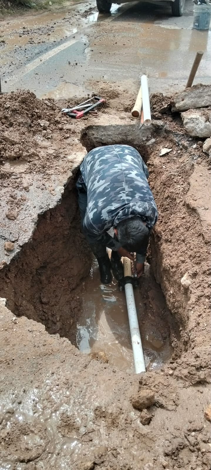 Con mantenimiento a la red, Interapas mejora el suministro en colonia San José de Soledad
