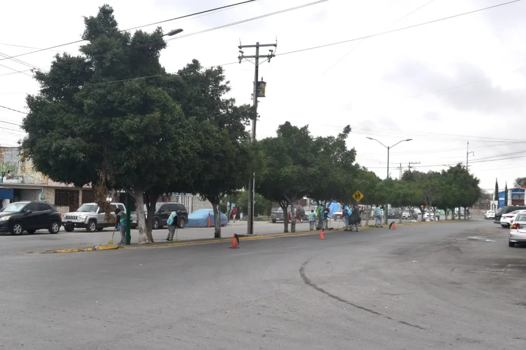 Gobierno Municipal realiza limpieza en Salvador Nava y en Camino al Aguaje