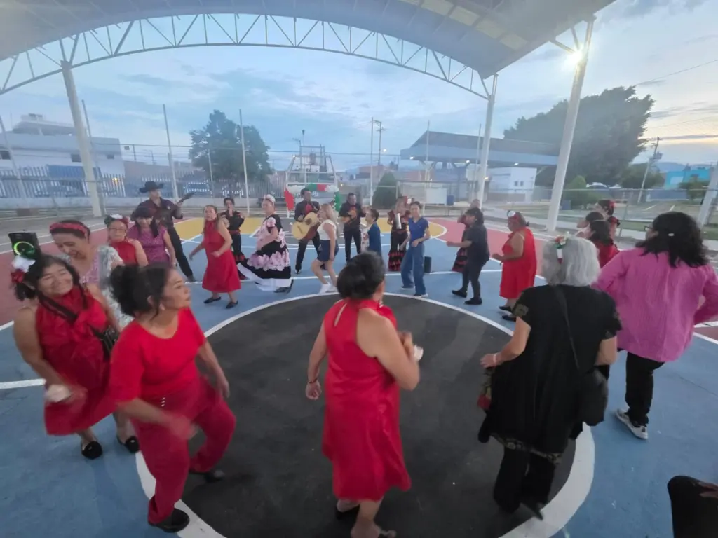 Festeja Gobierno de la Capìtal las tradiciones patrias con una emotiva celebración del «Grito de Independencia» en el CDA Simón Díaz