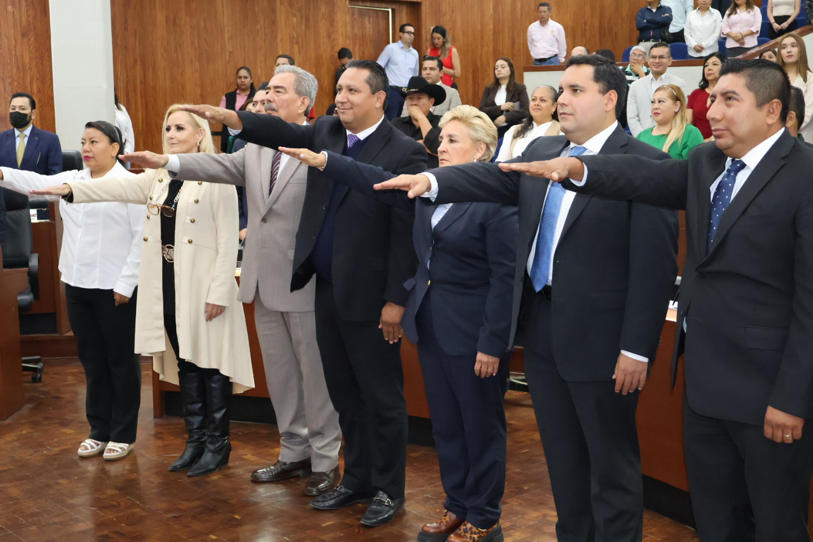 Eligen nueva Mesa Directiva del Congreso de San Luis Potosí; Luis Fernando Gámez Macías asume la presidencia