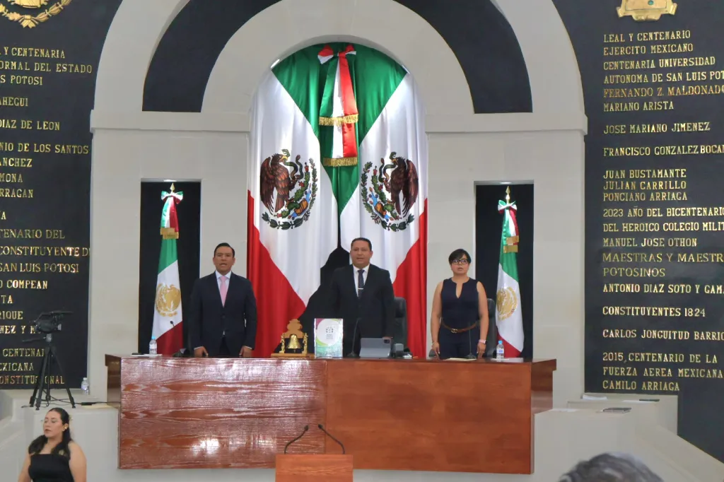 SECRETARIO DE GOBIERNO J. GUADALUPE TORRES SÁNCHEZ ENTREGA EL QUINTO INFORME DE GOBIERNO AL CONGRESO DEL ESTADO DE SLP.