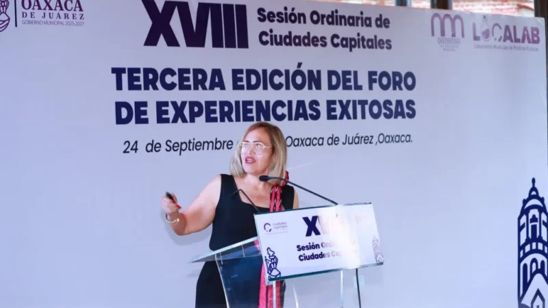Presentan programa “Con Nosotras” en Foro de Experiencias Exitosas, realizado en Oaxaca