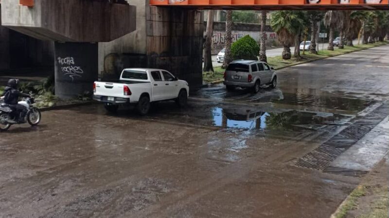 Gobierno de la Capital restablece circulación en puente Naranja tras operativo por lluvias