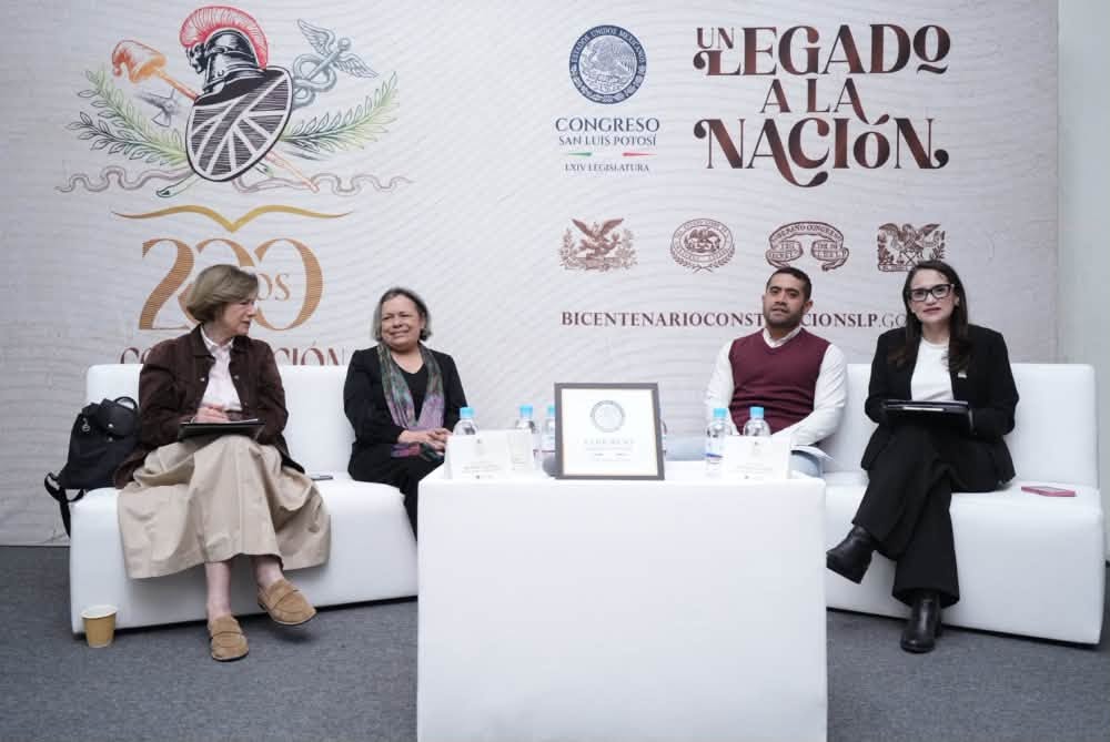 EL CONGRESO DE SAN LUIS POTOSÍ, LLEVÓ A CABO LA PRESENTACIÓN DEL LIBRO “LAS PRIMERAS CONSTITUCIONES ESTATALES DE MÉXICO 1824-1827”.