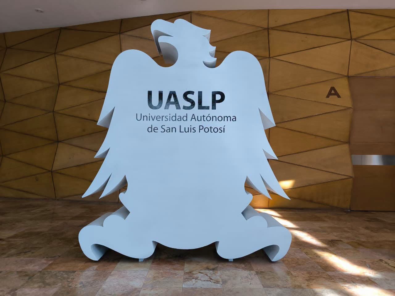 UASLP fortalece estrategia de salud mental a partir de diálogos con estudiantes, docentes, expertos y directivos