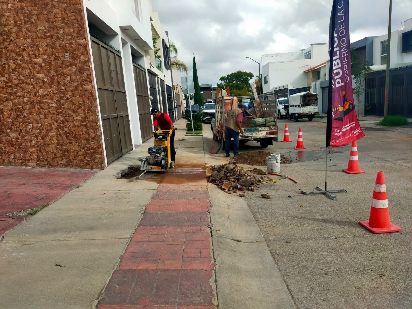 Gobierno Municipal intensifica bacheo y reparación de fugas en Villa Magna