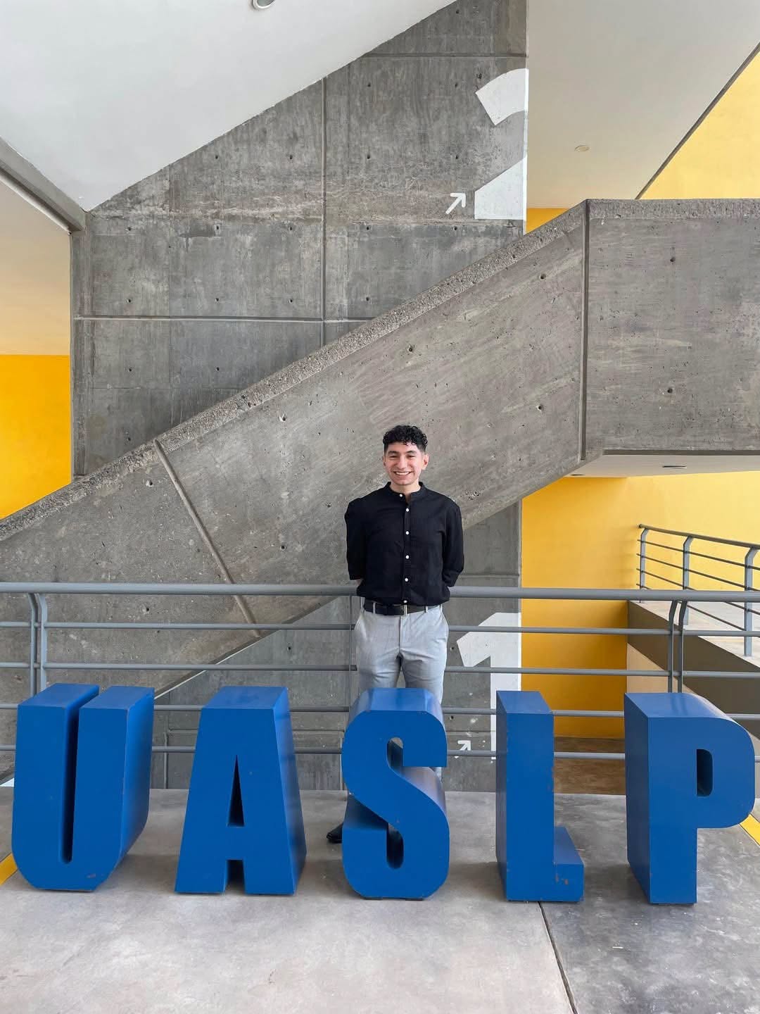 De la UASLP a Austria: egresado de Biomédica amplía su visión sobre el futuro de la profesión.