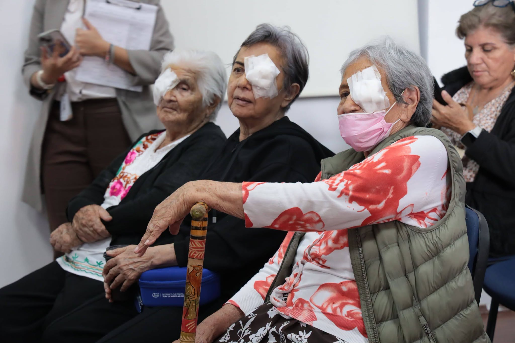 DIF ESTATAL DEVUELVE LA VISIÓN A ADULTOS MAYORES CON CIRUGÍAS GRATUITAS