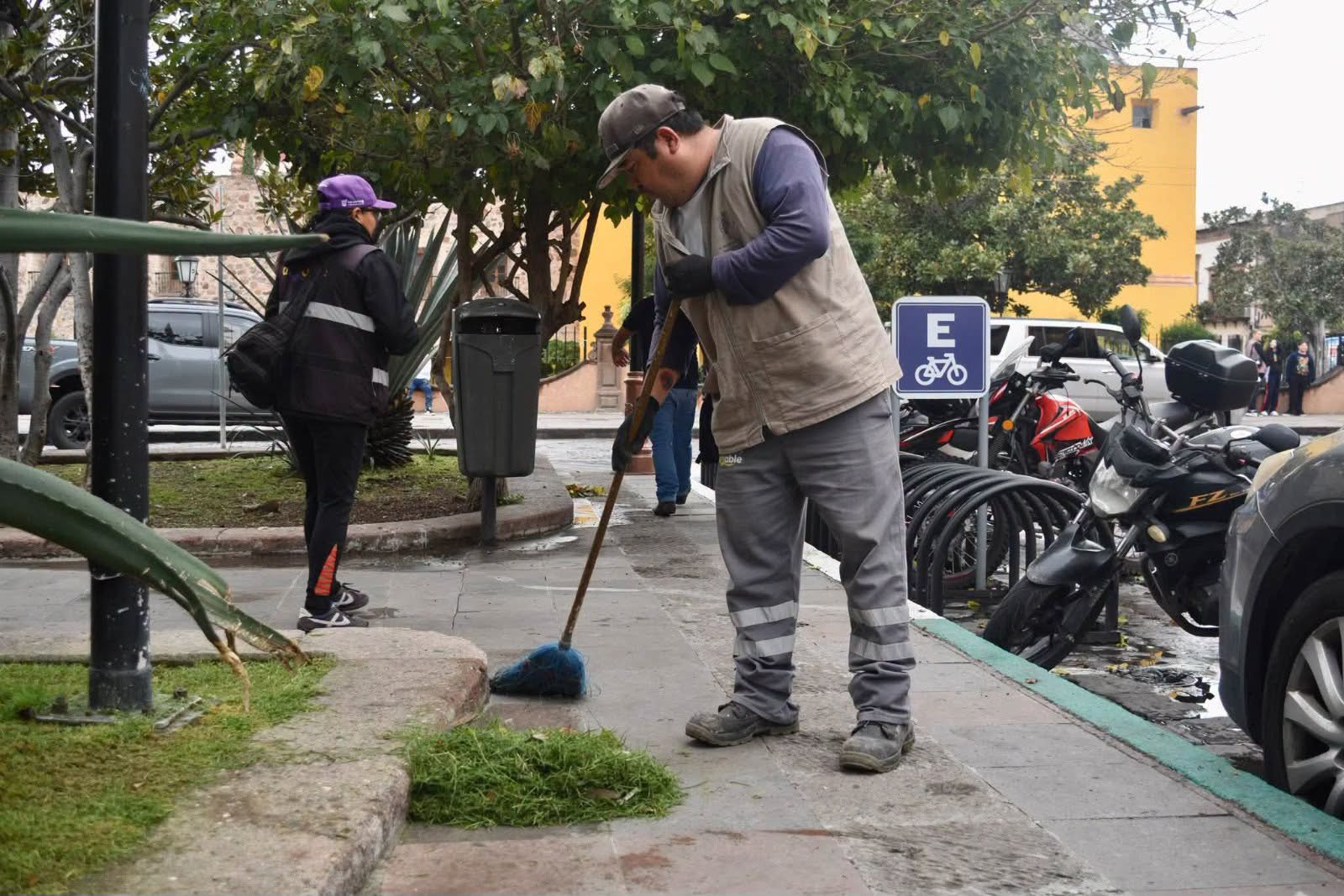 Gobierno Municipal realiza limpieza y mantenimiento integral a Plaza de Aranzazú