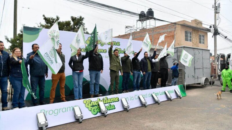 EL GOBERNADOR RICARDO GALLARDO LLEVA ENCHÚLAME LA COLONIA AL BARRIO LOS VERGELES
