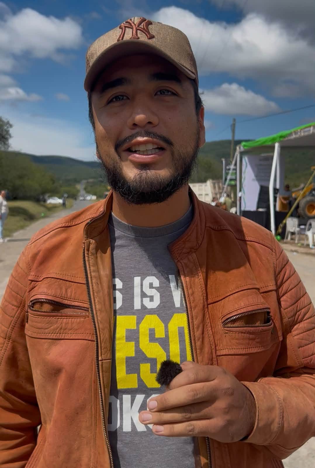 HABITANTES DE GUADALCÁZAR RECONOCEN A RICARDO GALLARDO POR HACER REALIDAD CARRETERA ESPERADA DURANTE AÑOS