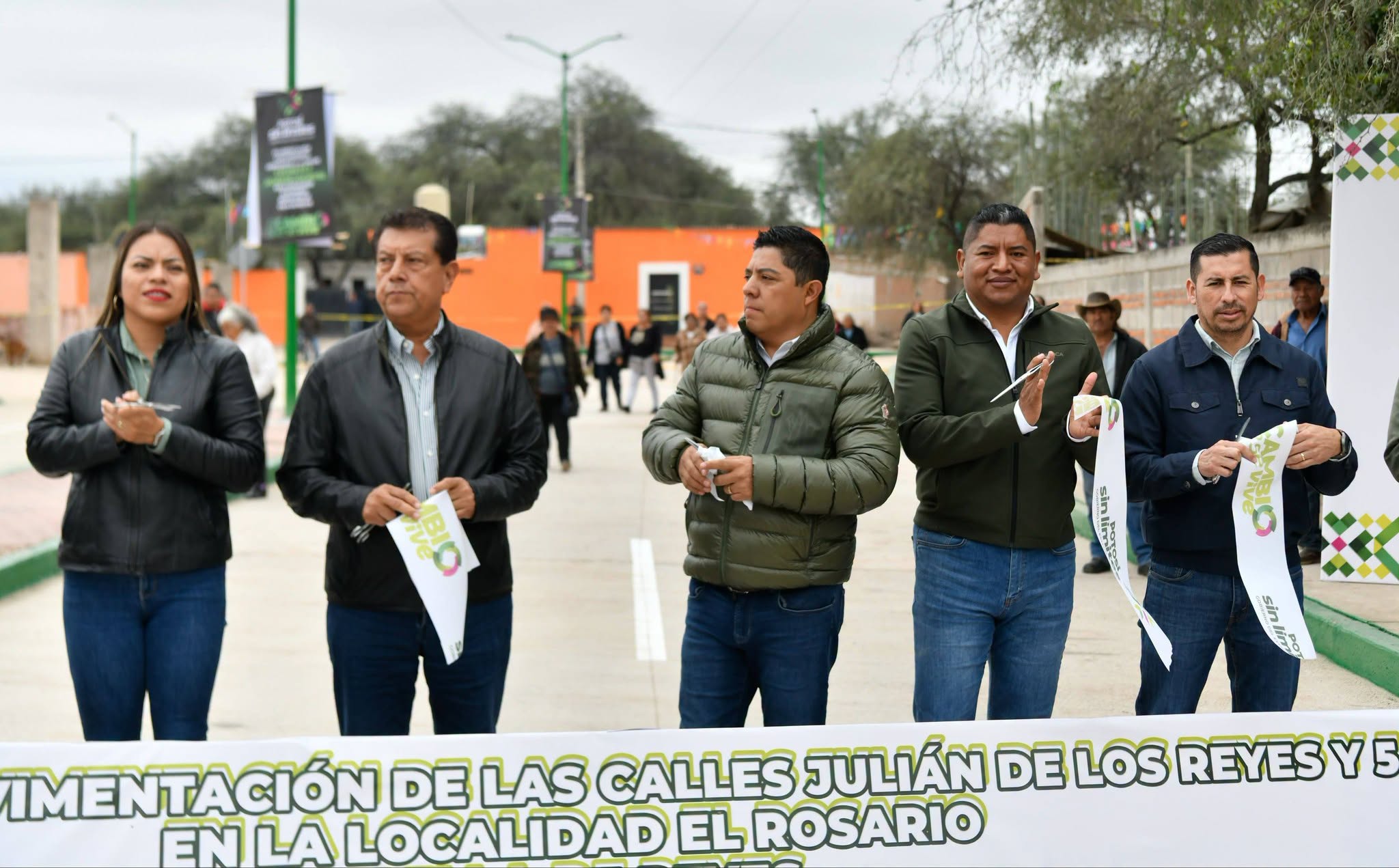 EL GOBERNADOR RICARDO GALLARDO ENTREGA NUEVAS CALLES EN VILLA DE REYES