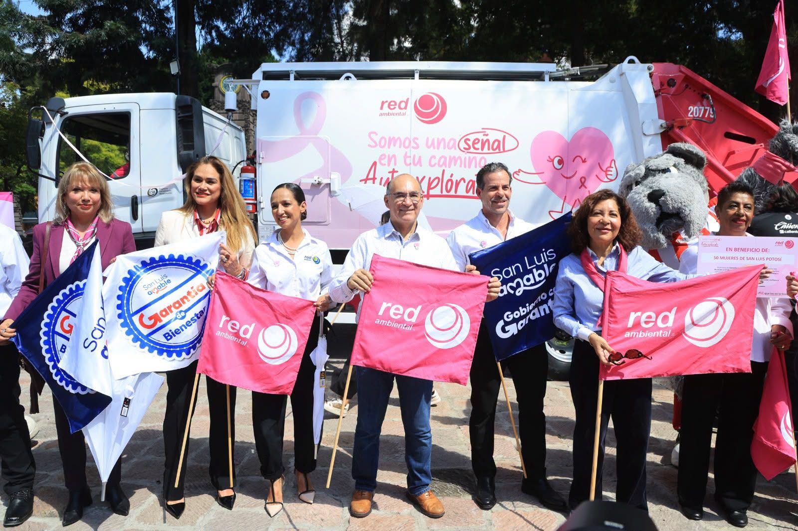 Enrique Galindo y Estela Arriaga dan banderazo a Campaña Rosa, por la detección oportuna del cáncer de mama
