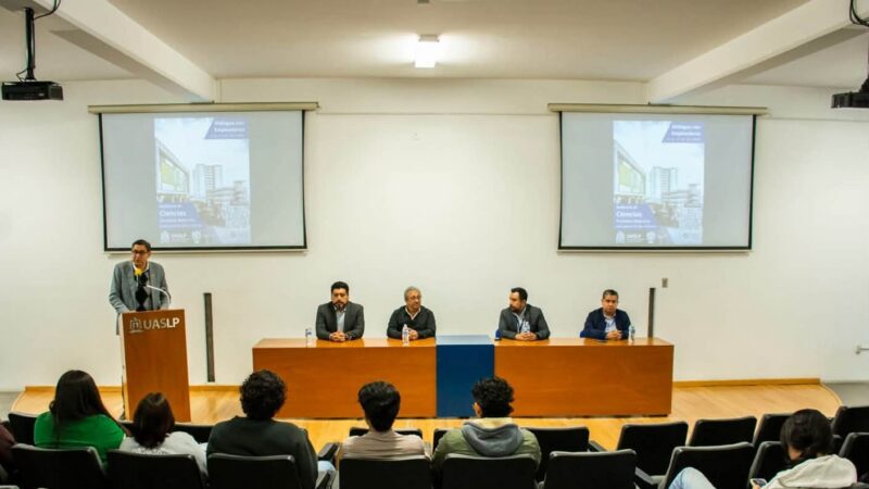 Facultad de Ciencias de la UASLP abre diálogo con empresas para acercar a estudiantes al mercado laboral.