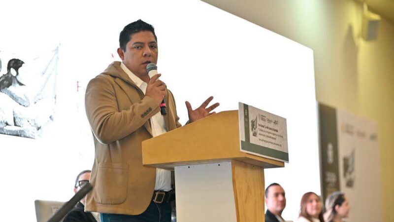 RICARDO GALLARDO ENCABEZA FORO ESTATAL PARA GARANTIZAR EL USO RESPONSABLE DE DISPOSITIVOS DIGITALES EN ESCUELAS.