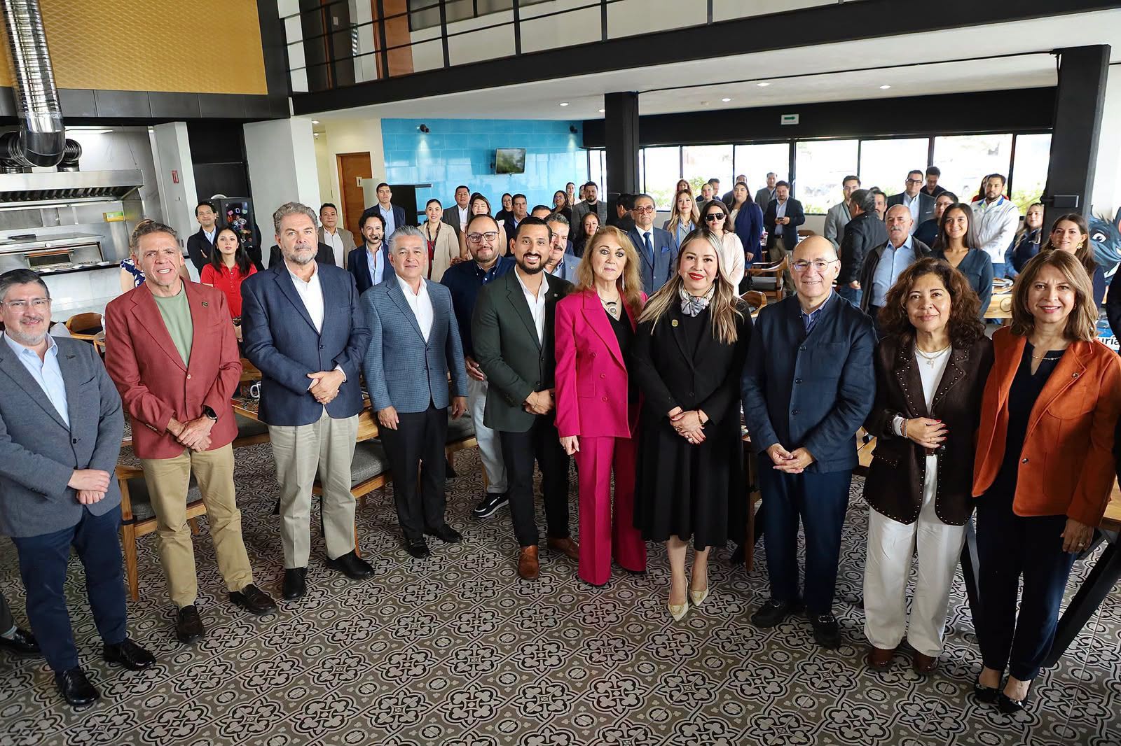Vinculación y capacitación empresarial, estrategia de Enrique Galindo para fortalecer la economía local